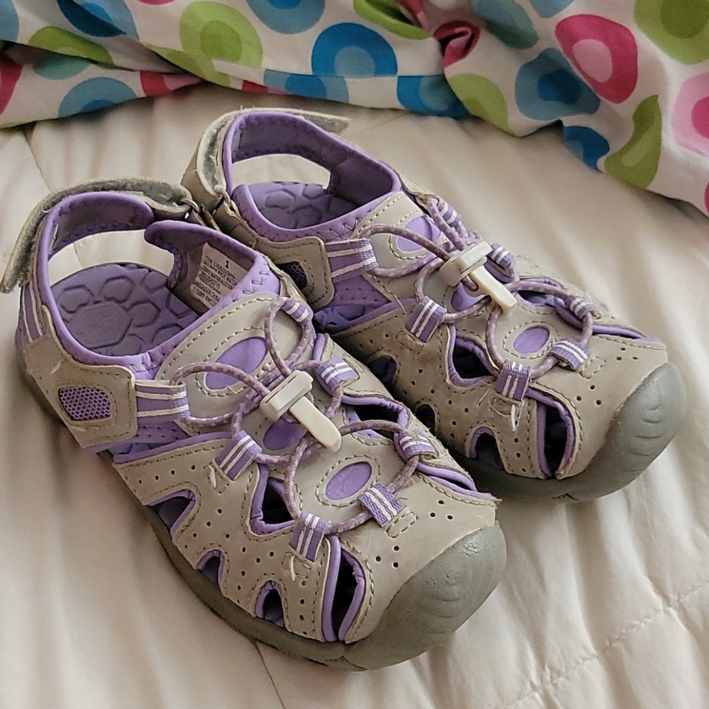 Khombu kids sandals